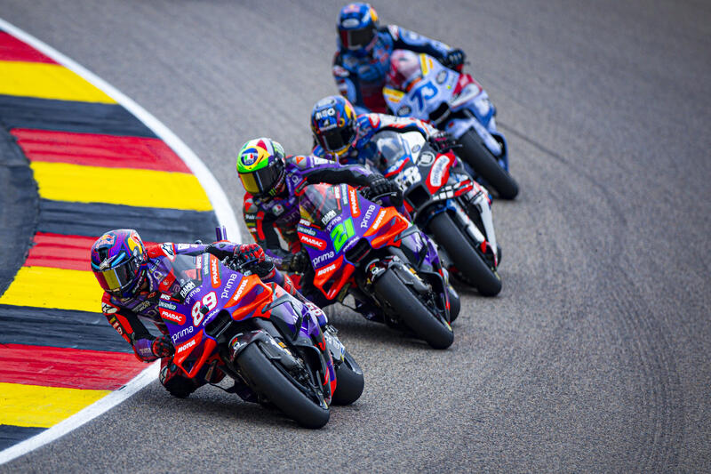 Martín is focused on getting back to the Championship lead. Morbidelli brushes the podium.