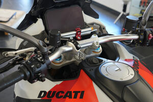Supporto ammortizzatore di sterzo Ducati Multistrada V4 Pikes Peak e RS CNC Racing