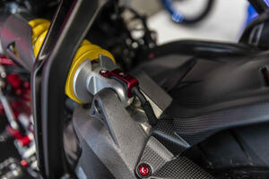 Passaggio cavi per Ducati Multistrada V2S MY2025 CNC Racing