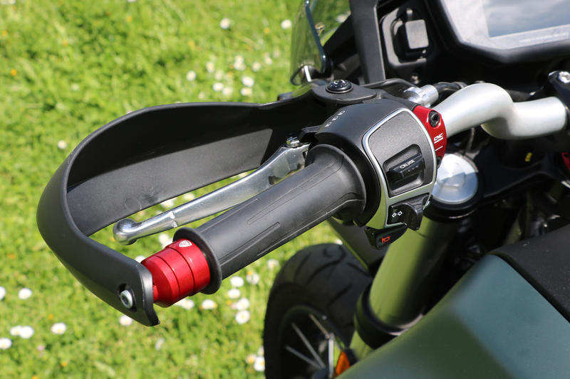 Handlebar ends Moto Guzzi V85 TT