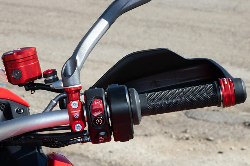 Clamp right side Ducati Multistrada V4 - Multistrada V2 MY2025