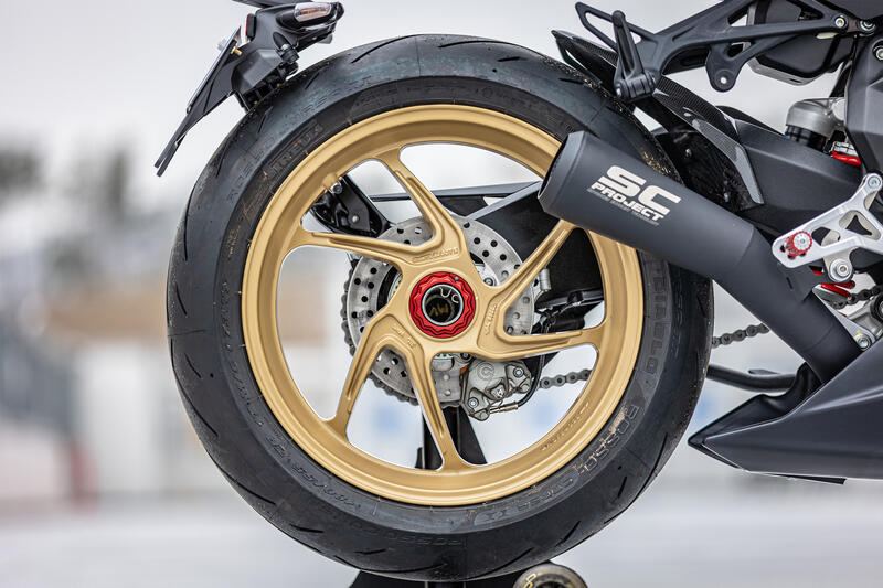 Dadi ruota posteriore MV Agusta