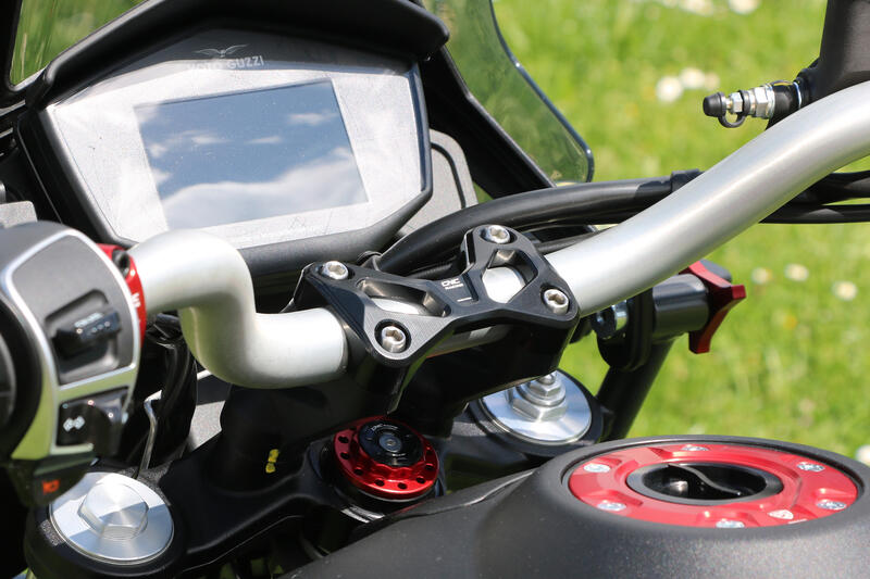 Handlebar top clamp Aprilia Tuono - Moto Guzzi v85 TT
