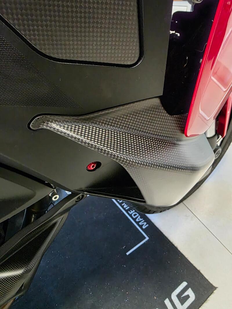 Lower Winglets kit in carbon for Ducati Multistrada V2 MY2025