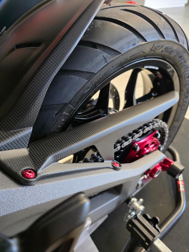 Upper chain guard in carbon for Ducati Multistrada V2 MY2025