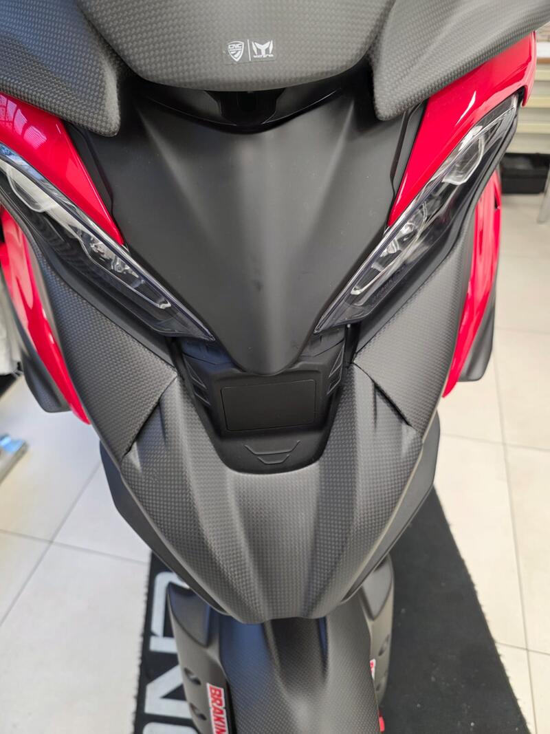 Air conveyor upper cover in carbon for Ducati Multistrada V4 MY2025