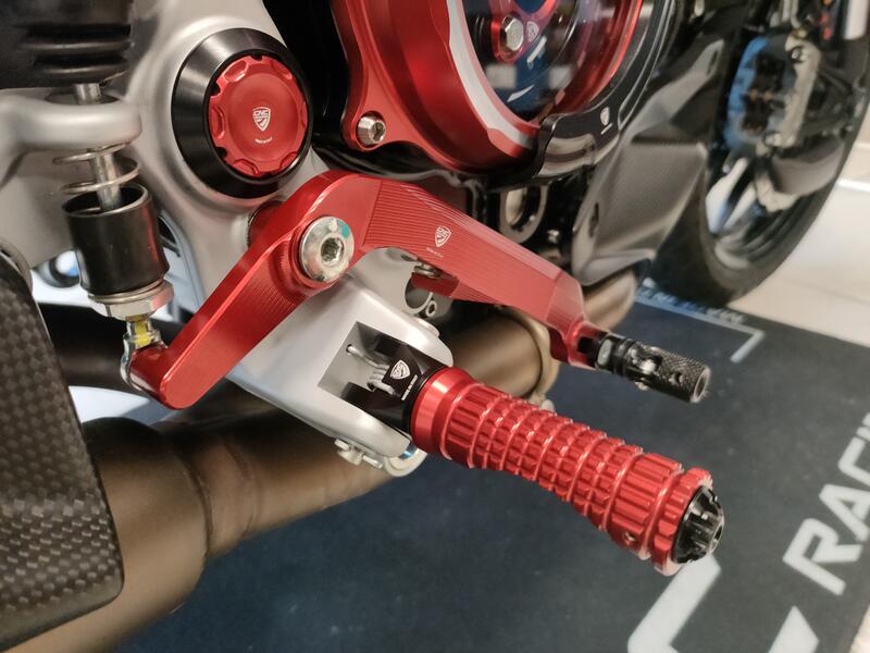 Footpegs kit driver - adapters for Ducati Multistrada V2 MY2025