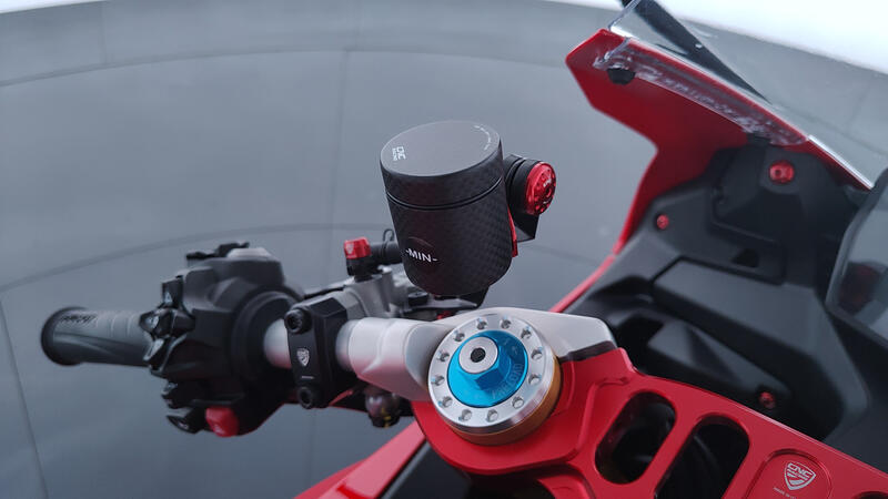 Serbatoio olio freno posteriore / frizione 12 ml - in carbonio