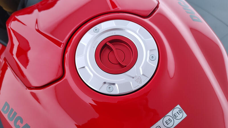 Tappo serbatoio carburante - chiusura Fast Open BICOLOR