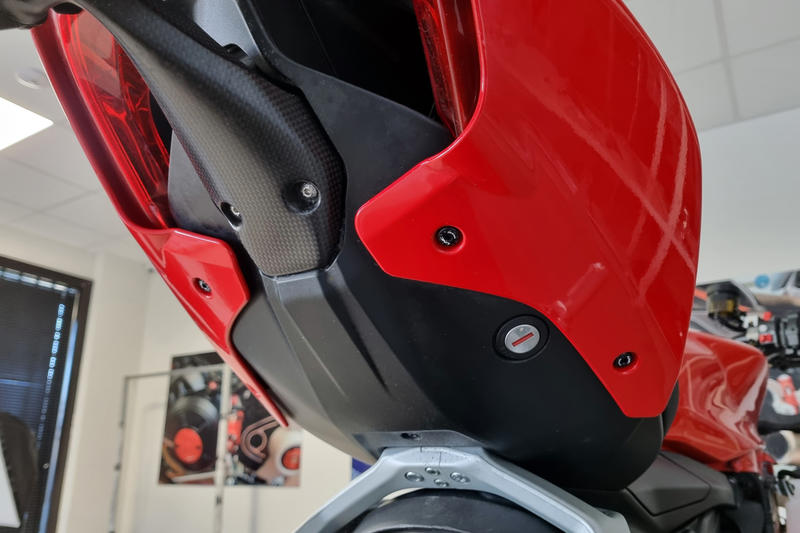 Screw set - Undertail Ducati Streetfighter V4 - V2
