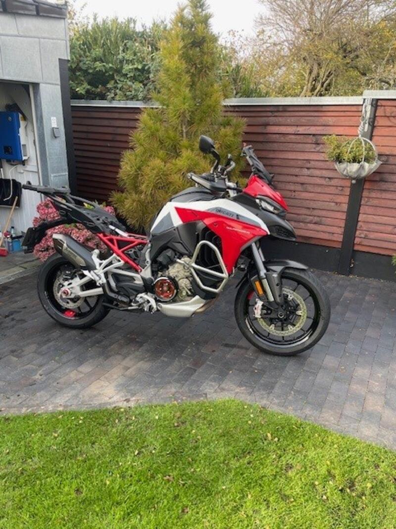 Clear oil bath clutch cover Ducati Multistrada and Diavel V4 - Bicolor