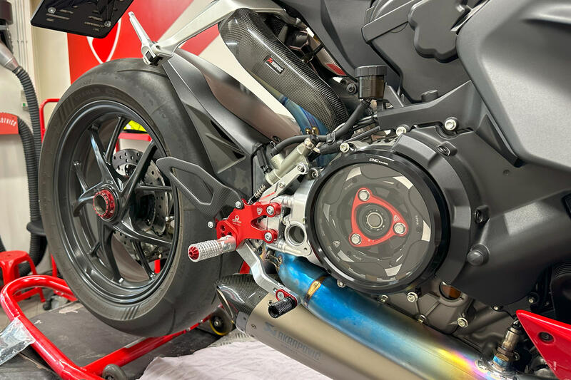 Adjustable rearsets Ducati Streetfighter V2 - Pramac racing Limited Edition