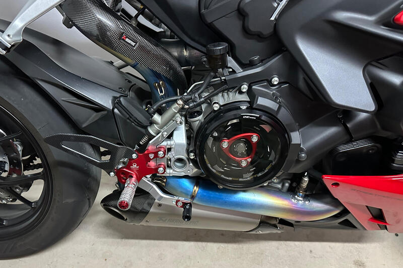 Adjustable rearsets Ducati Streetfighter V2 - Pramac racing Limited Edition