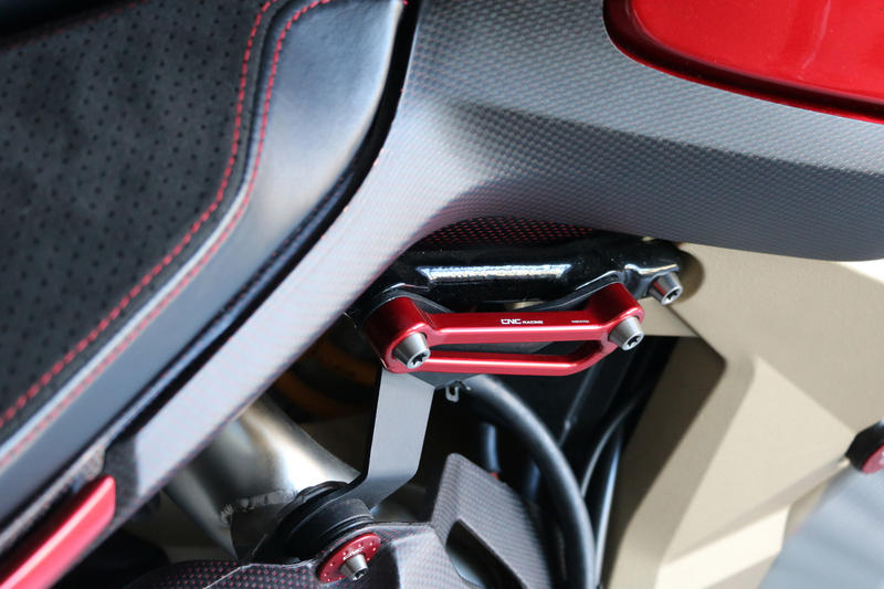 Piastre sostitutive pedane passeggero MV Agusta