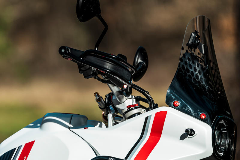 Hand guard in steel tubes Ducati DesertX