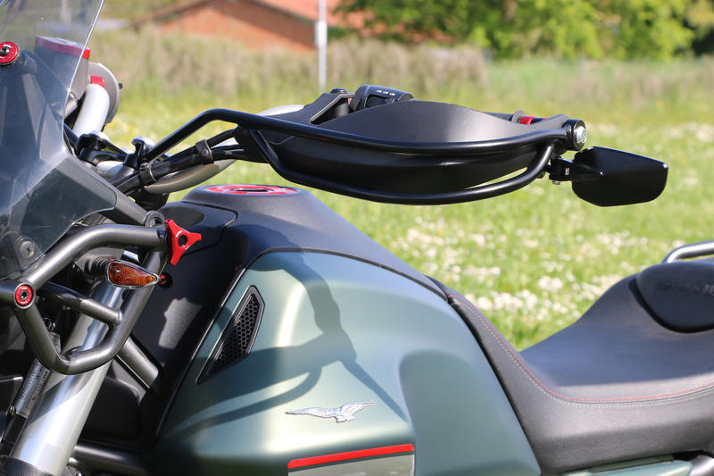 Hand guard in steel tubes Moto Guzzi V85 TT