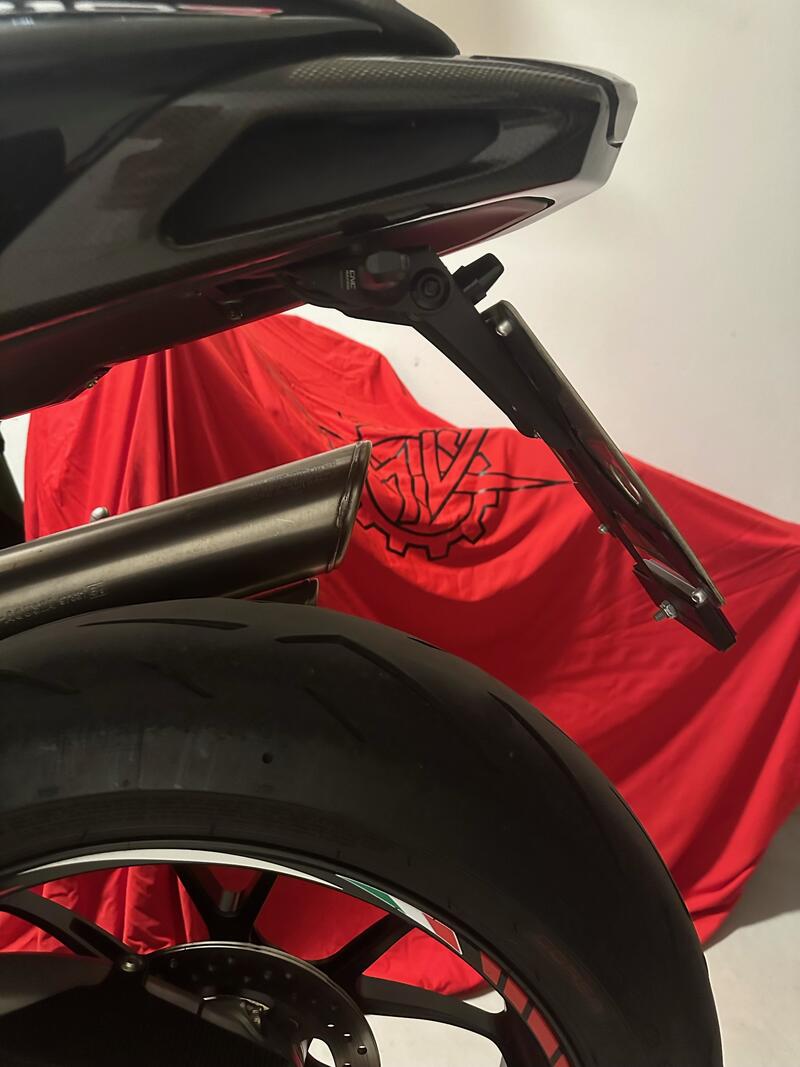 Porta targa regolabile MV Agusta Brutale 2000-2011