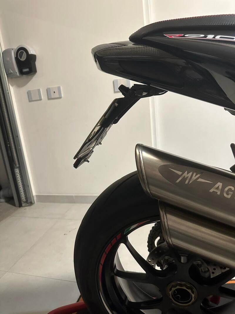 Porta targa regolabile MV Agusta Brutale 2000-2011