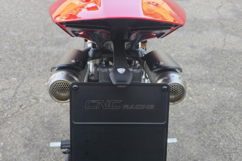 Porta targa in carbonio Ducati Panigale V2 - Streetfighter V2 MY2025 - regolabile, leggero e plug & play
