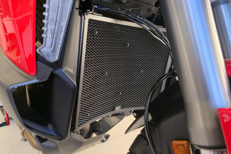 Radiator guard Ducati Multistrada V2 - Panigale V2 MY2025