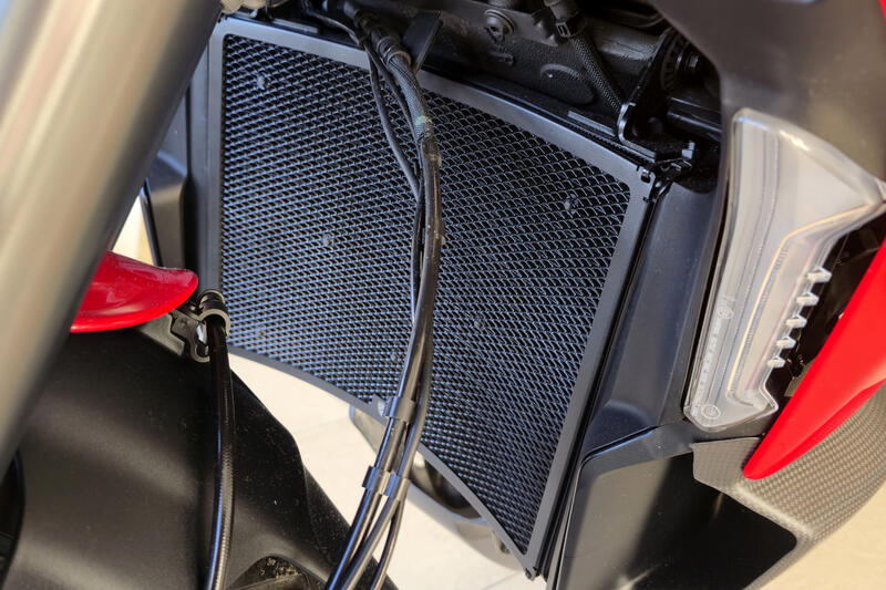 Radiator guard Ducati Multistrada V2 - Panigale V2 MY2025
