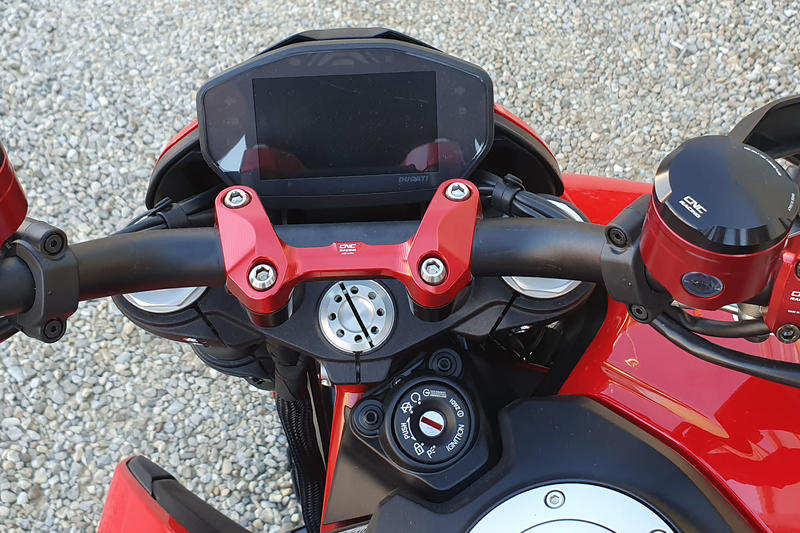 Handlebar top clamp Ducati Hypermotard 950