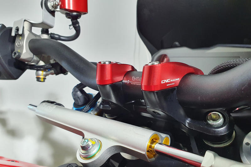Handlebar upper clamp kit Ducati Streetfighter V4 - V2