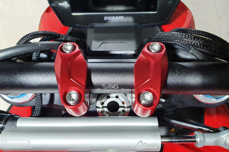 Handlebar upper clamp kit Ducati Streetfighter V4 - V2