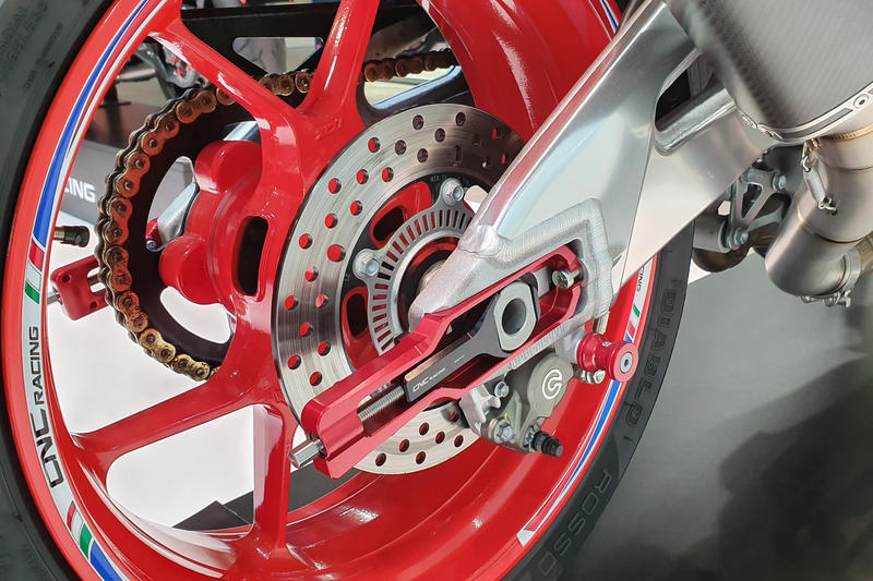 Supporti cavalletto M6