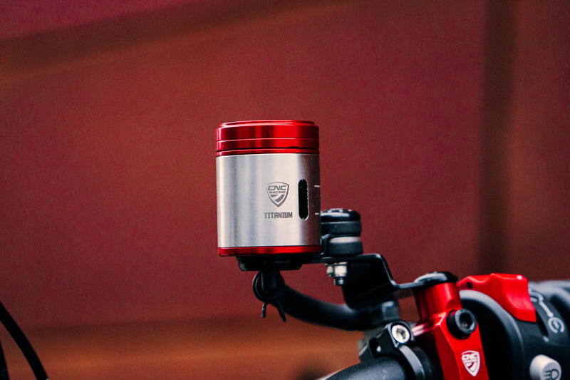 Serbatoio olio 25 ml per freno anteriore - Titanio