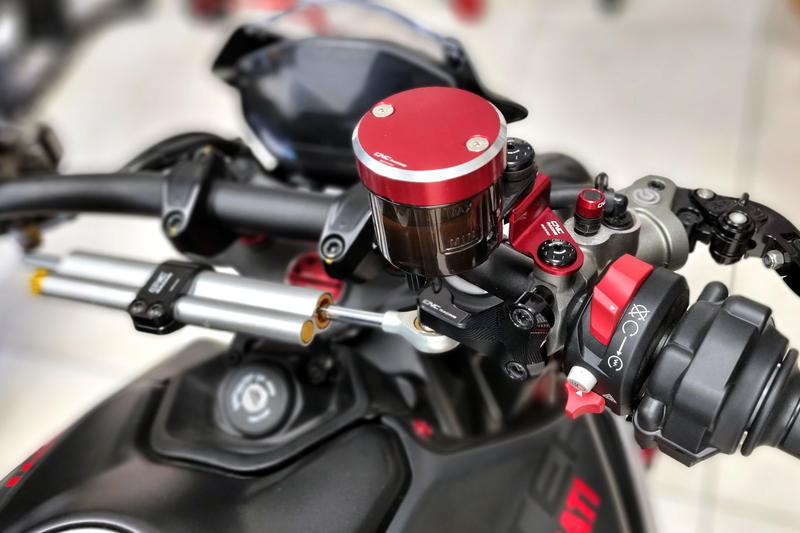 Kit staffe serbatoio fluido freno e frizione Ducati Monster, Streetfighter V4 e V2
