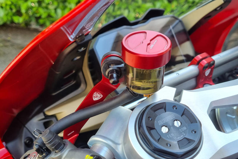 Bracket kit for clutch and brake fluid tank Ducati Panigale V4