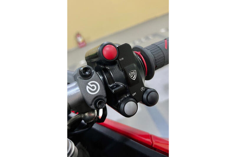 Pulsantiera destra integrata comando acceleratore Ducati