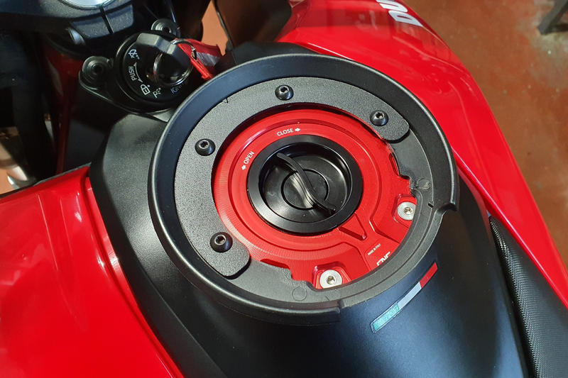 Tappo serbatoio carburante - Distanziali per flange Tank Lock