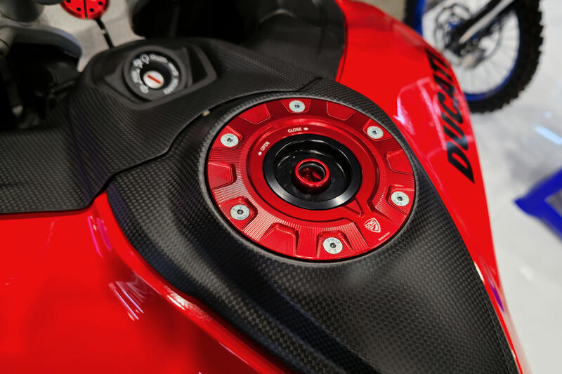 Fuel tank cap - Fast Key plug