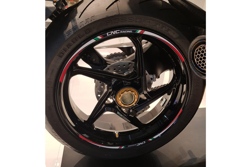 Kit adesivi ruota da 17 pollici