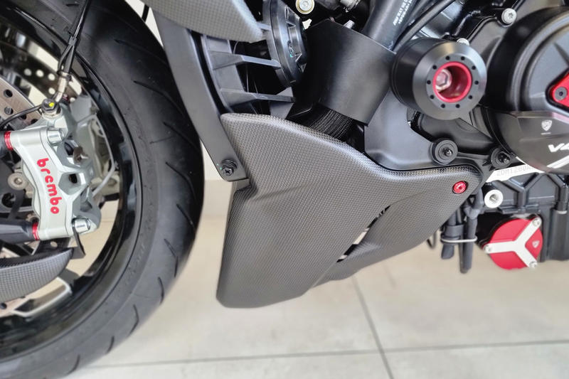 Belly pan Ducati Diavel V4 - Carbon