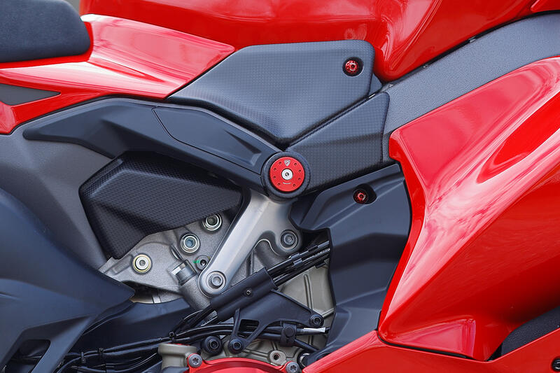 Cover Motore DX Ducati Panigale V4 (MY2025) – Carbonio Trama Plain, Finitura Opaca, Plug & Play