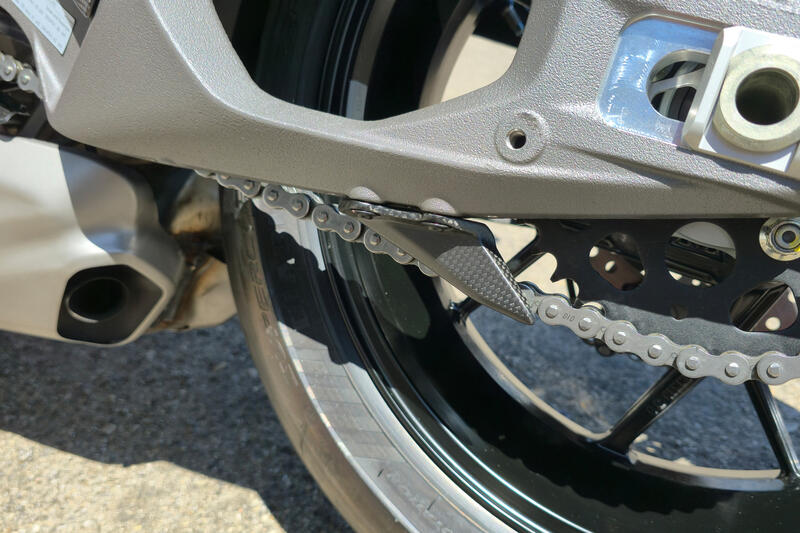 Paracatena inferiore Ducati Panigale V4 Streetfighter V4 - carbonio