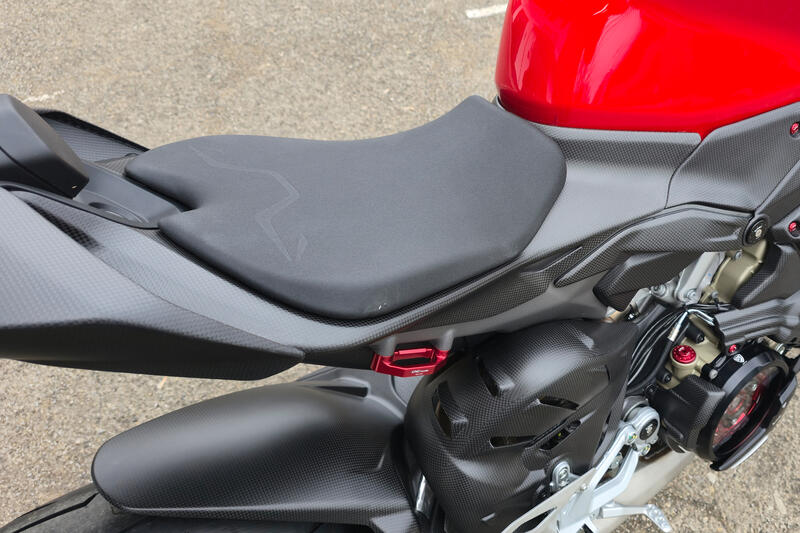 Cover telaietto posteriore in carbonio per Ducati Panigale V4 e Streetfighter V4 MY2025