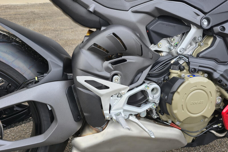 Paracalore collettori in carbonio versione Race per Panigale V4 e Streetfighter V4 MY2025