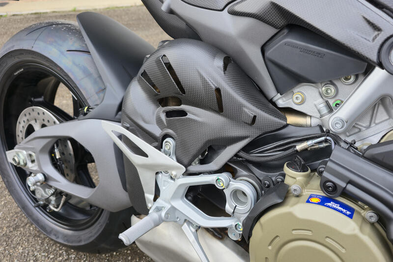 Paracalore collettori in carbonio versione Race per Panigale V4 e Streetfighter V4 MY2025