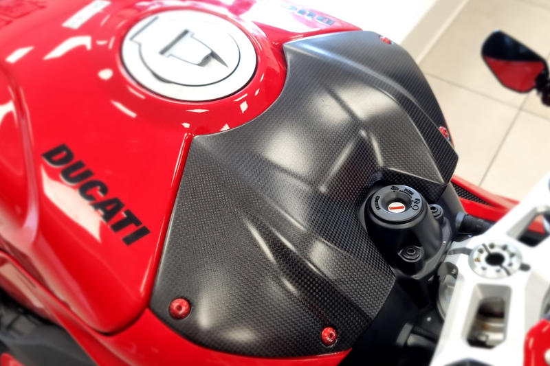 Fuel tank cover Ducati Panigale V4 - Matt Carbon
