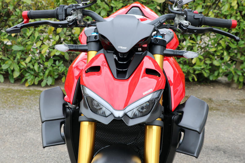 Headlight lower guard Ducati Streetfighter V4 and V2 - Carbon fiber