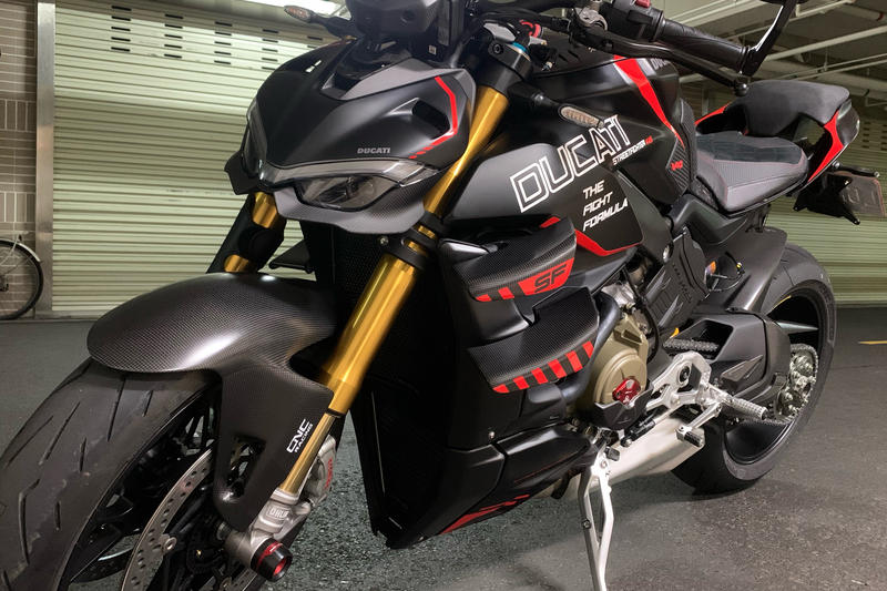 Cover laterali radiatori Ducati Streetfighter V4 - carbonio