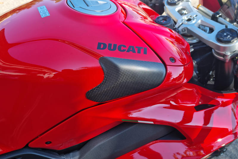 Fuel tank slider Carbon/Kevlar