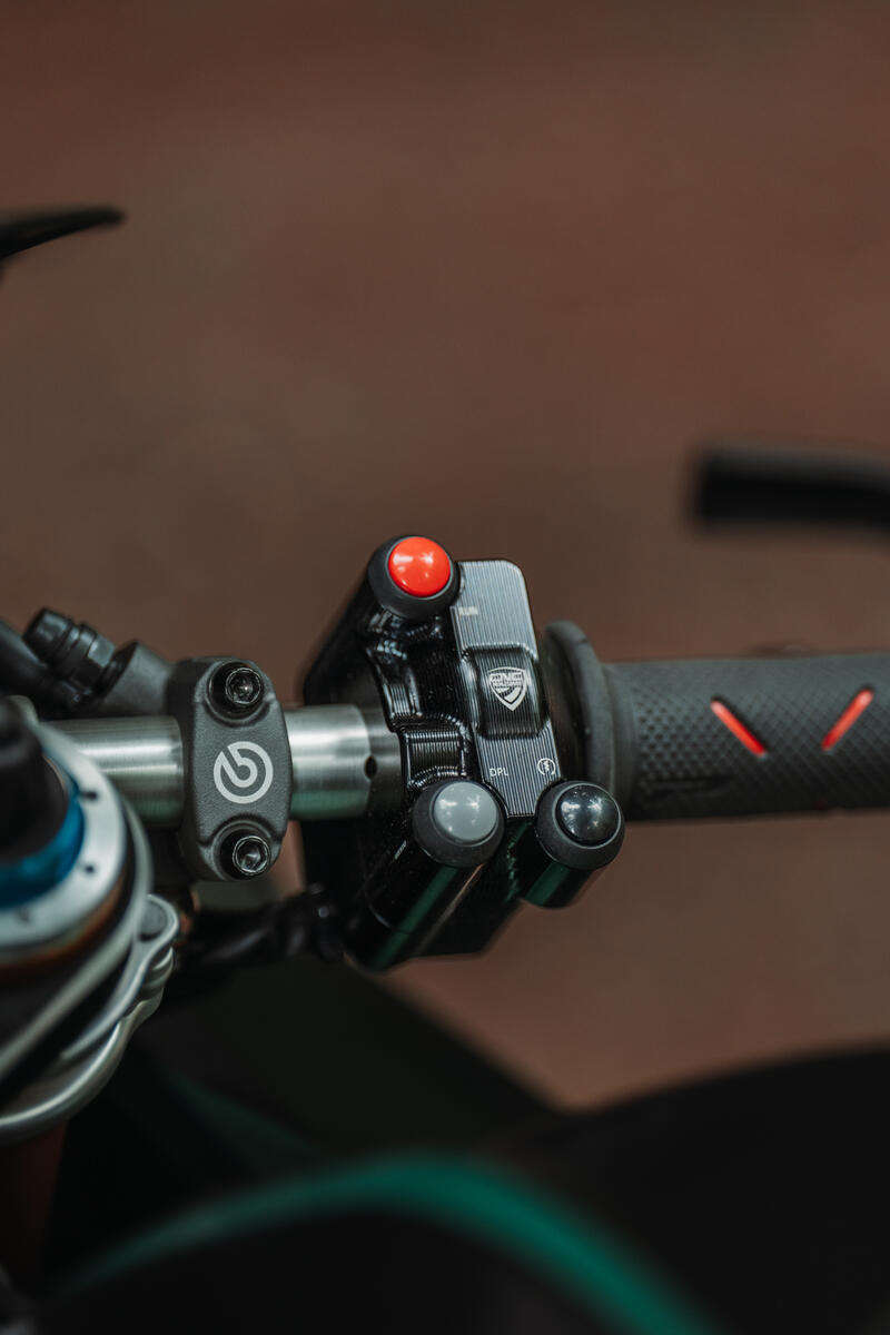 Pulsantiera destra integrata comando acceleratore Ducati Panigale V4