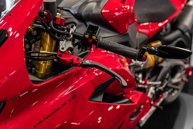 Leva frizione Race EVO Pieghevole in Carbonio Opaco per pompe frizione semi-radialli Brembo Rosso