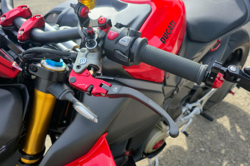 Leva frizione Race EVO Pieghevole in Carbonio Opaco per pompe frizione semi-radialli Brembo Rosso