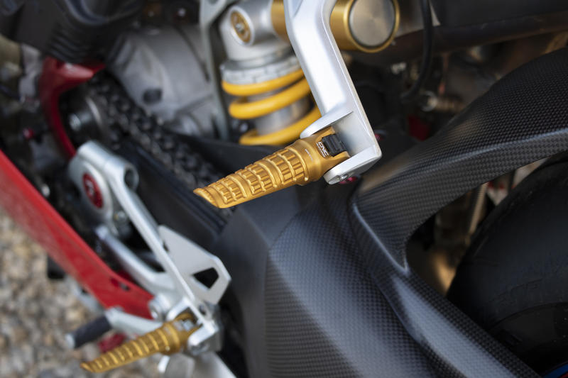 Poggiapiedi per pedane originali Ducati LIGHT - passeggero Oro